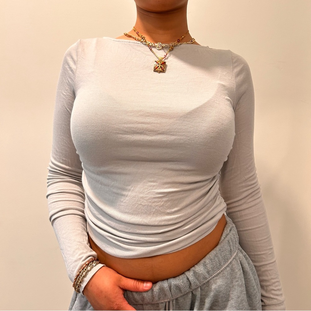 thin gray long sleeve